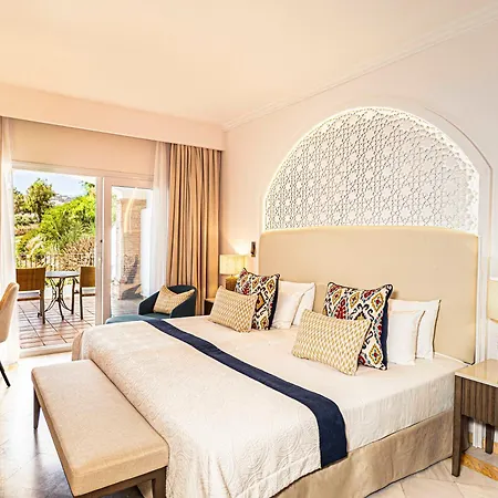 La Cala 4*